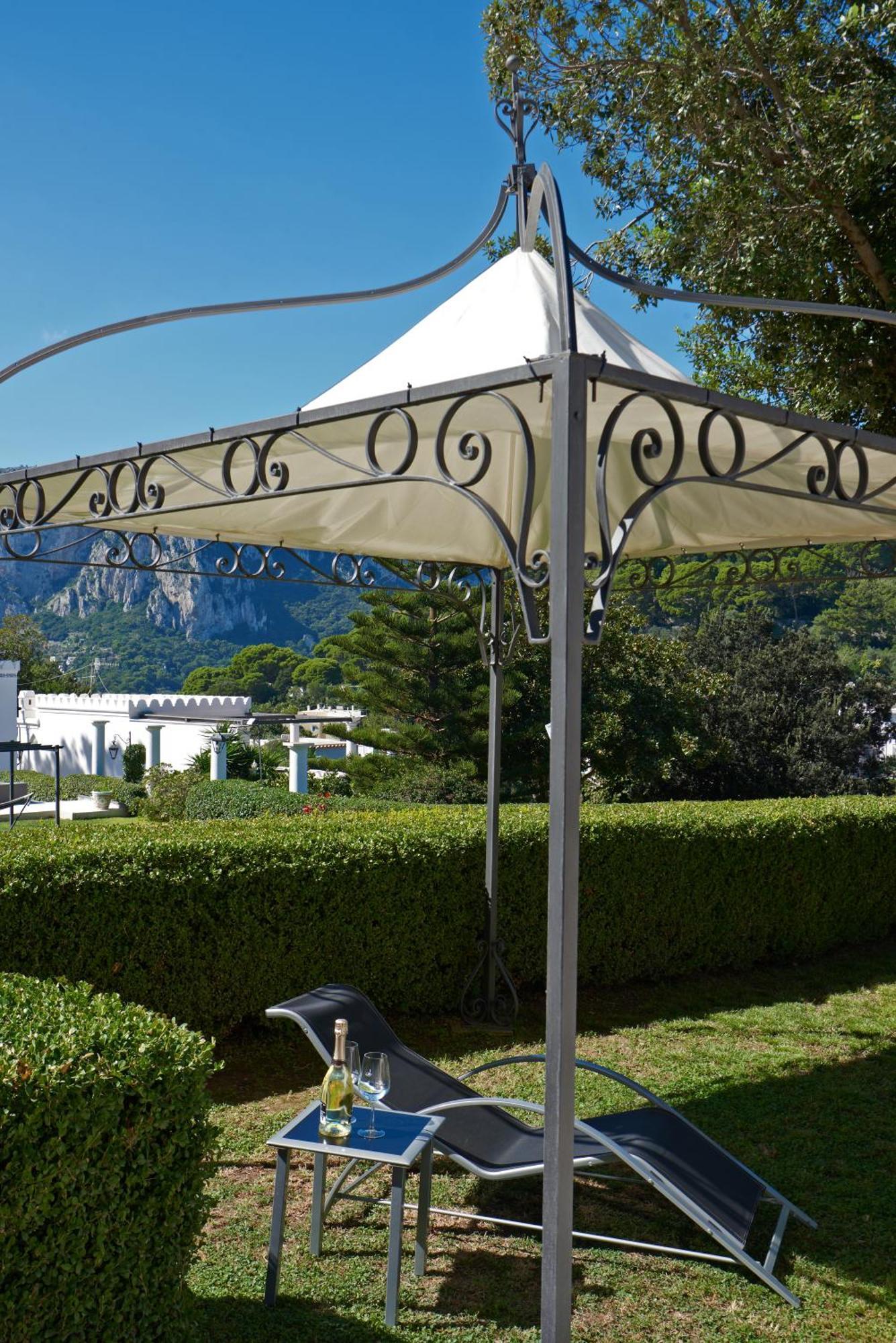 La Casa Dei Merli Capri Bagian luar foto