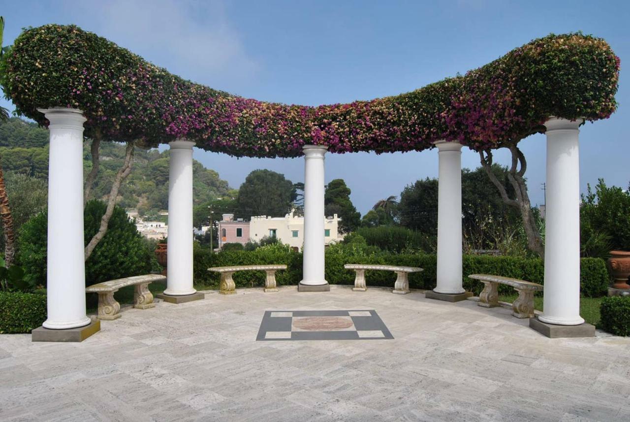 La Casa Dei Merli Capri Bagian luar foto