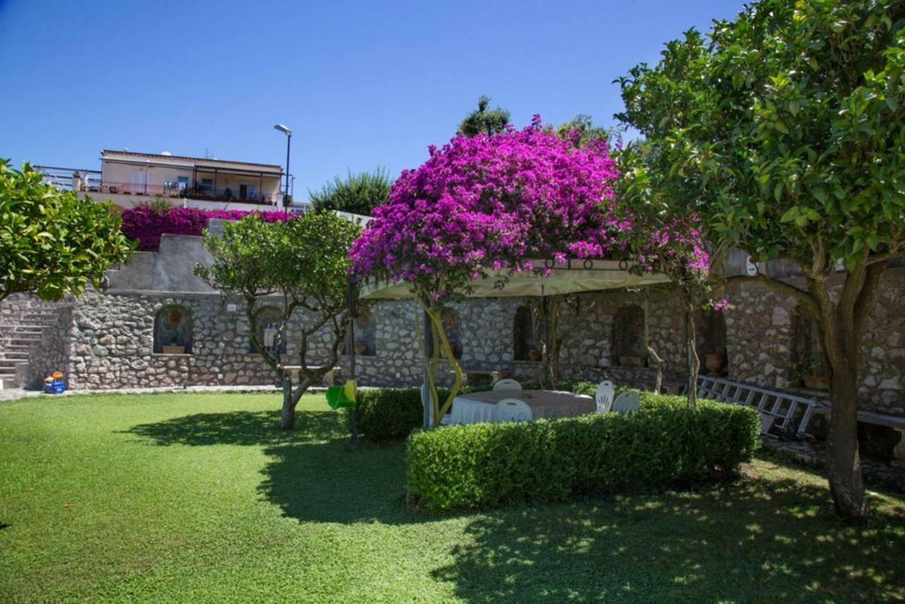 La Casa Dei Merli Capri Bagian luar foto