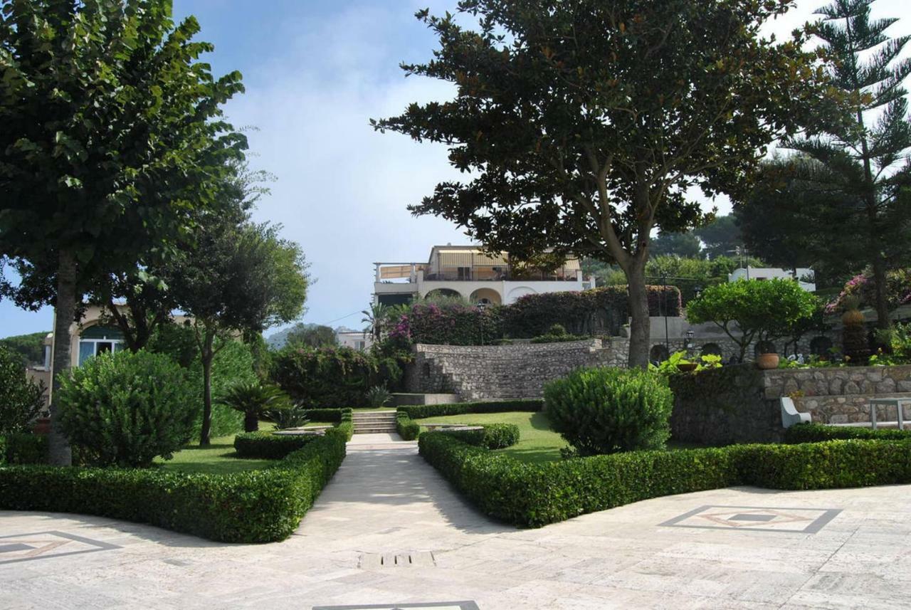 La Casa Dei Merli Capri Bagian luar foto