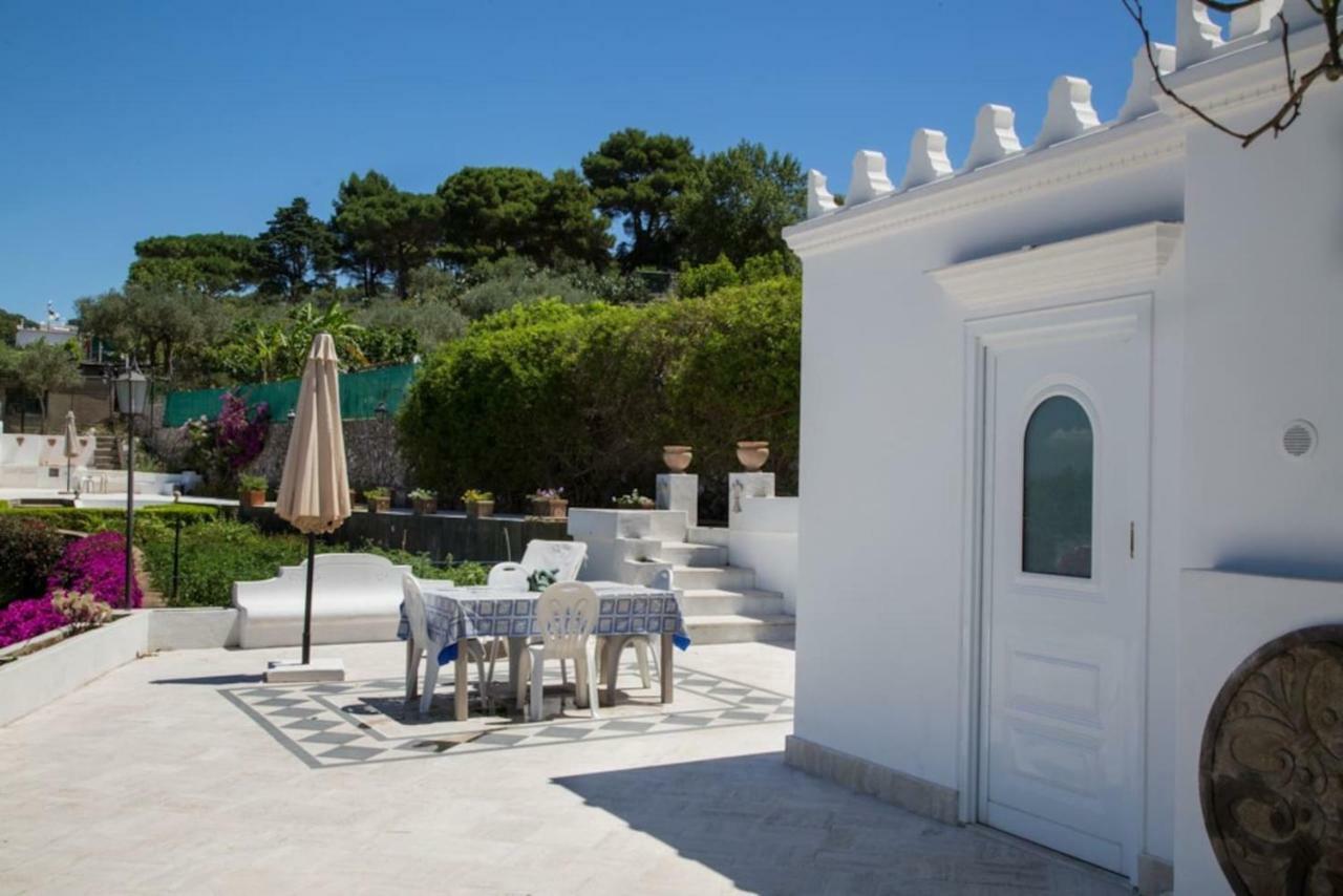 La Casa Dei Merli Capri Bagian luar foto